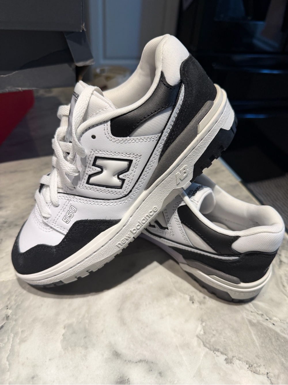New Balance Kids Sneakers in White and Black - Classic 550 Style